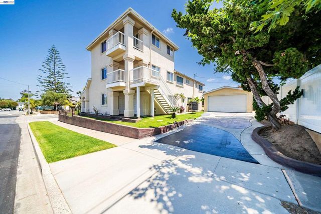1622 Pegasus St, Newport Beach, CA 92660