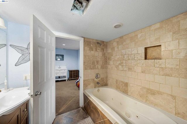 1622 Pegasus St, Newport Beach, CA 92660