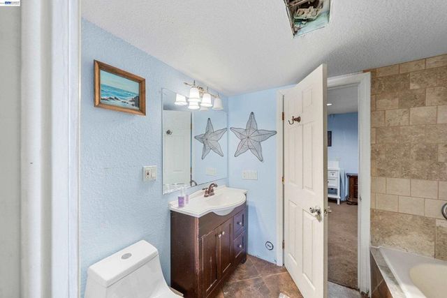 1622 Pegasus St, Newport Beach, CA 92660