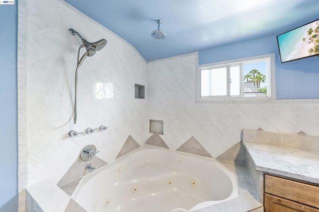 1622 Pegasus St, Newport Beach, CA 92660
