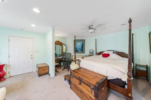 1622 Pegasus St, Newport Beach, CA 92660