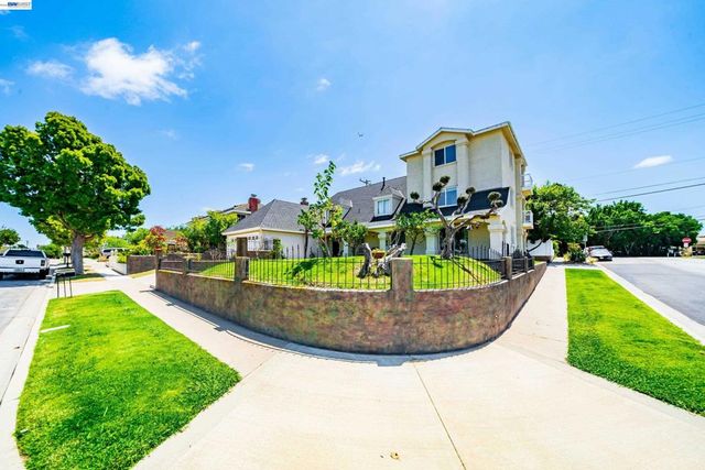 1622 Pegasus St, Newport Beach, CA 92660