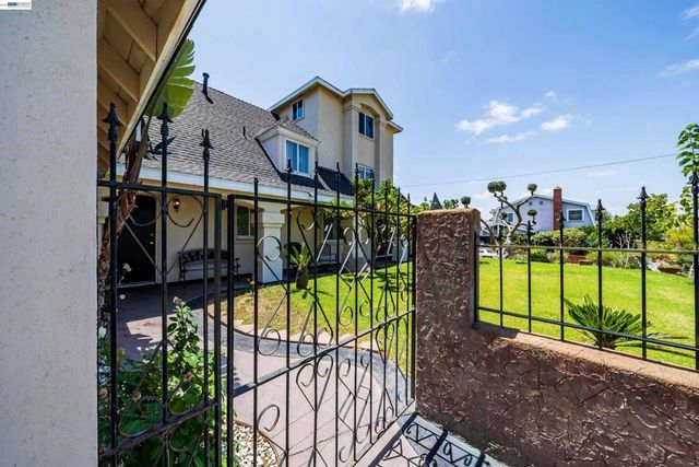 1622 Pegasus St, Newport Beach, CA 92660