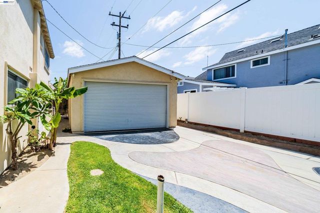 1622 Pegasus St, Newport Beach, CA 92660