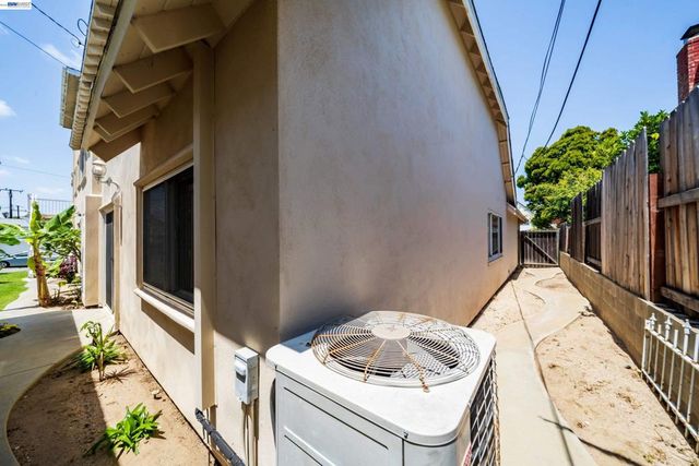 1622 Pegasus St, Newport Beach, CA 92660