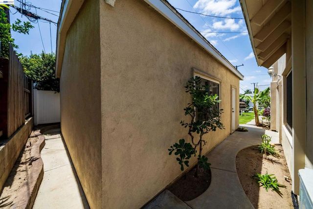 1622 Pegasus St, Newport Beach, CA 92660