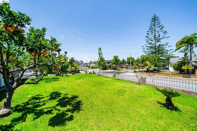 1622 Pegasus St, Newport Beach, CA 92660