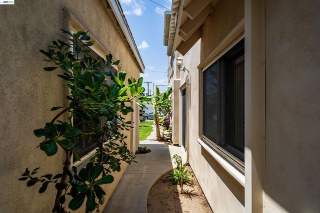 1622 Pegasus St, Newport Beach, CA 92660