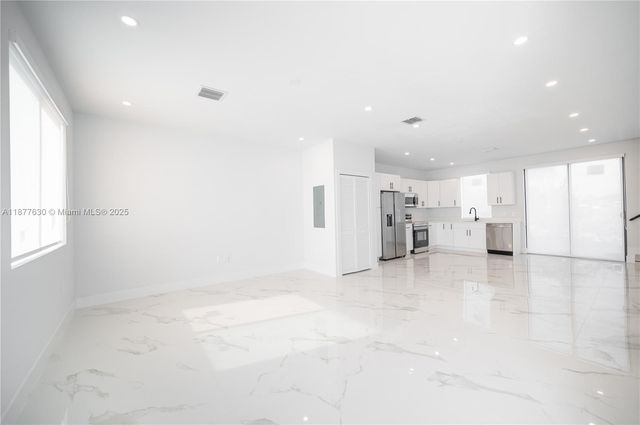 238NW 2nd St 5, Florida City, FL 33034