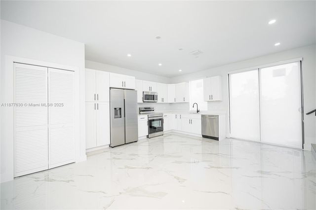 238NW 2nd St 5, Florida City, FL 33034