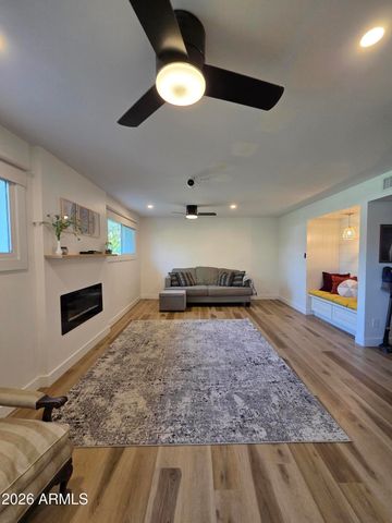 4201 W WALTANN Lane, Phoenix, AZ 85053