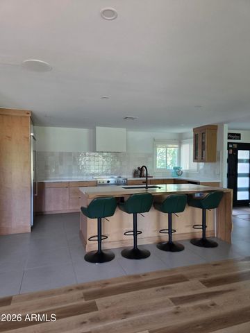 4201 W WALTANN Lane, Phoenix, AZ 85053