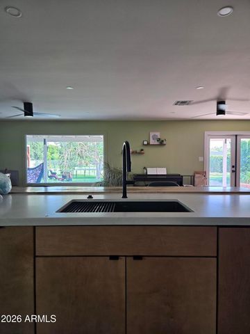 4201 W WALTANN Lane, Phoenix, AZ 85053