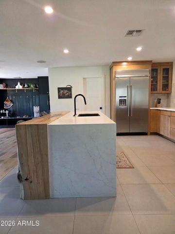 4201 W WALTANN Lane, Phoenix, AZ 85053