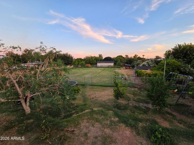 4201 W WALTANN Lane, Phoenix, AZ 85053