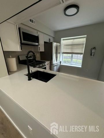 1204 Commons Drive 4, East Brunswick, NJ 08816