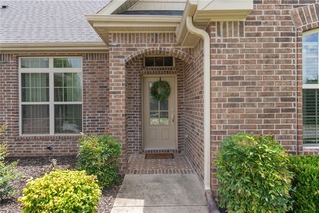 5911 S 66th Street, Cave Springs, AR 72718