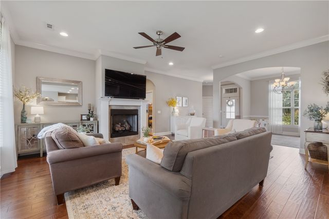 5911 S 66th Street, Cave Springs, AR 72718