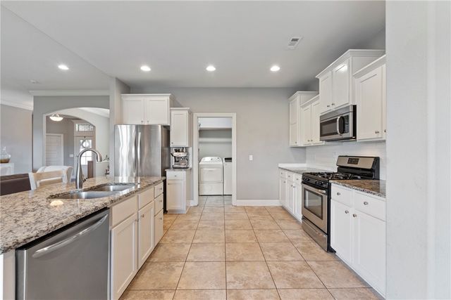 5911 S 66th Street, Cave Springs, AR 72718
