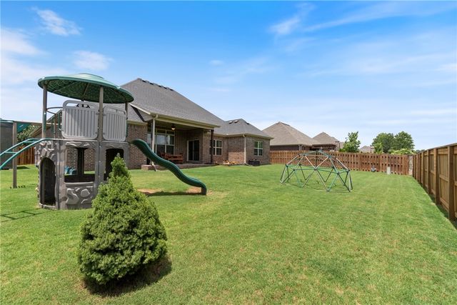 5911 S 66th Street, Cave Springs, AR 72718