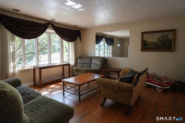 129 Mueller Drive, Hamden, CT 06514