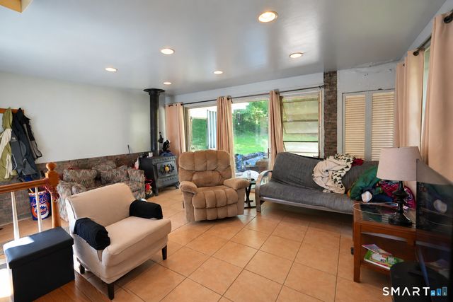 129 Mueller Drive, Hamden, CT 06514