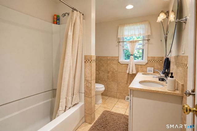 129 Mueller Drive, Hamden, CT 06514