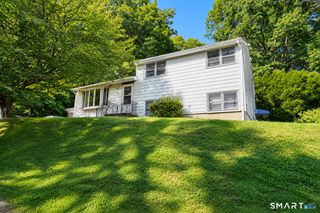 129 Mueller Drive, Hamden, CT 06514