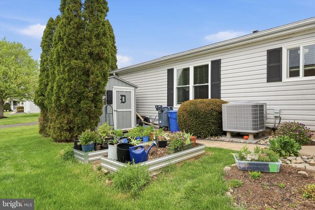 246 THRUSH CIR, New Hope, PA 18938