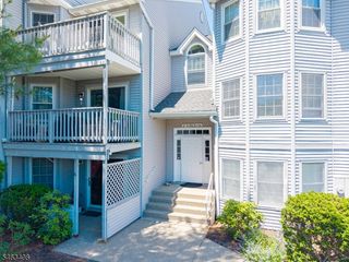 15 Boulder Run Rd 15, Paterson City, NJ 07501