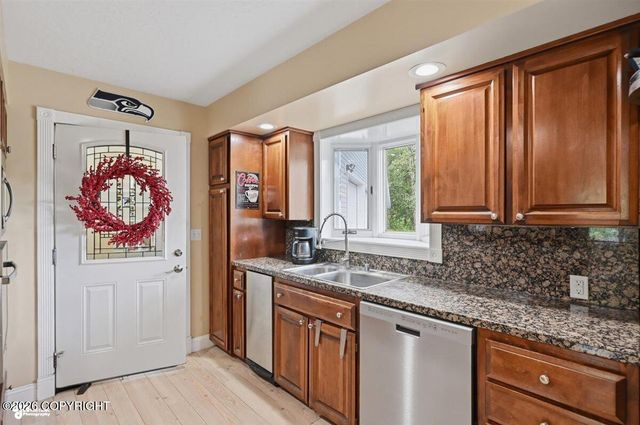 8880 E Lexington Street, Palmer, AK 99645
