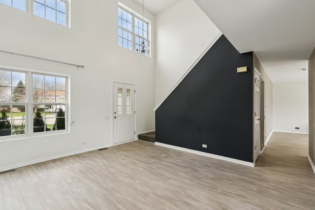 257 Indian Ridge Lane SE, Lake Villa, IL 60046