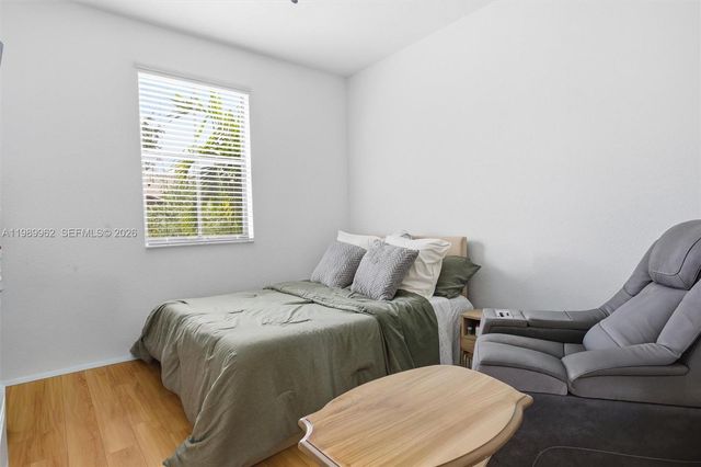 10319 NW 30th Ter, Doral, FL 33172