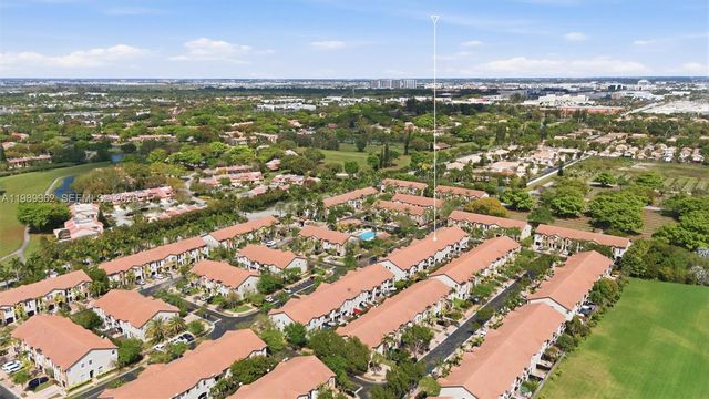 10319 NW 30th Ter, Doral, FL 33172