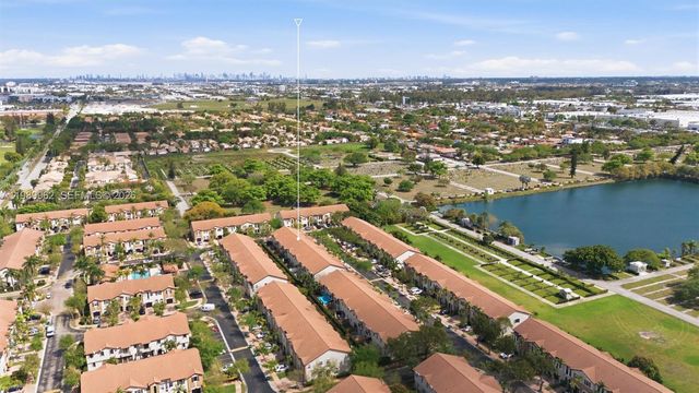 10319 NW 30th Ter, Doral, FL 33172