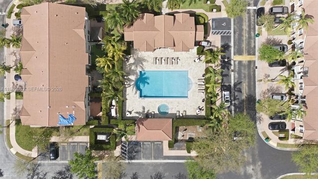 10319 NW 30th Ter, Doral, FL 33172