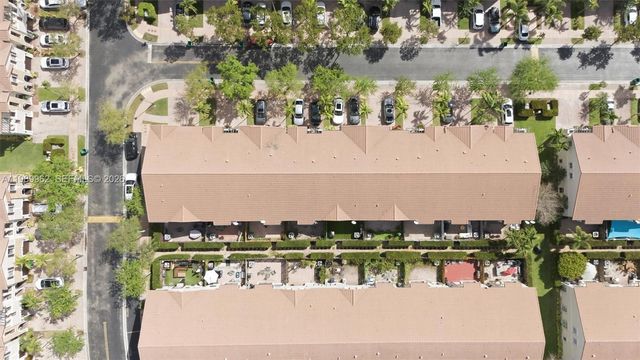 10319 NW 30th Ter, Doral, FL 33172