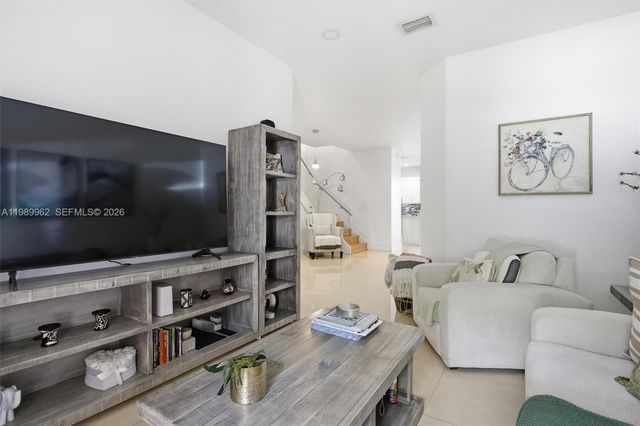 10319 NW 30th Ter, Doral, FL 33172