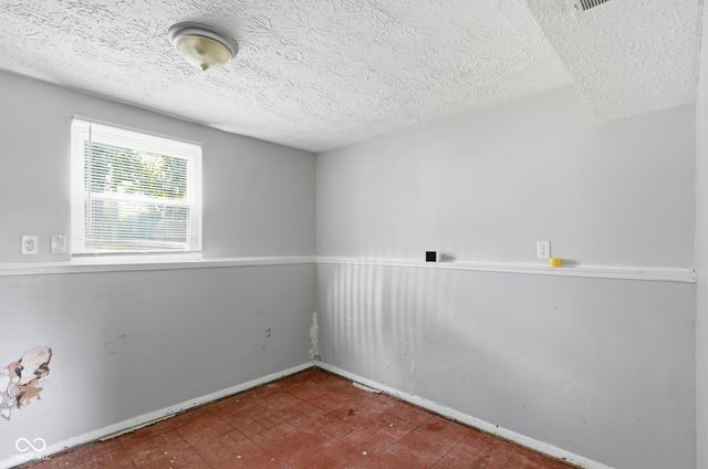 8041 E 34th Street, Indianapolis, IN 46226