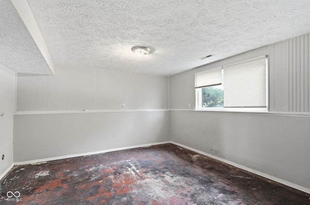 8041 E 34th Street, Indianapolis, IN 46226