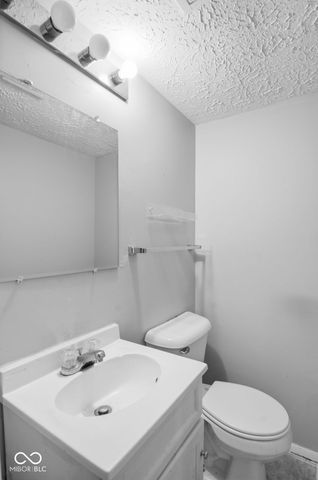 8041 E 34th Street, Indianapolis, IN 46226