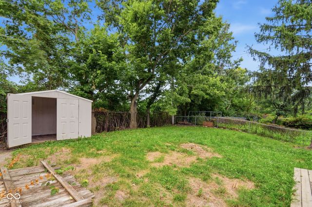 8041 E 34th Street, Indianapolis, IN 46226