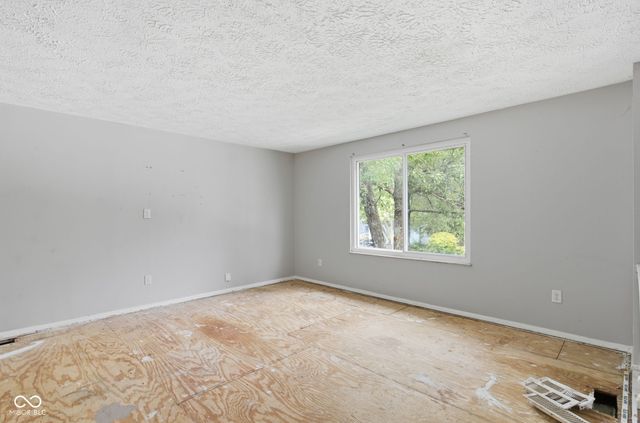 8041 E 34th Street, Indianapolis, IN 46226