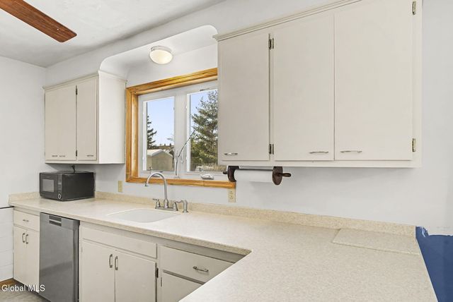 36 Marion Boulevard, Glenville, NY 12302