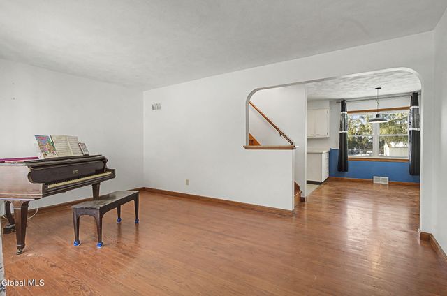 36 Marion Boulevard, Glenville, NY 12302