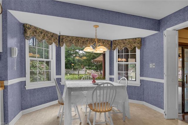 3208 Meadowbrook LN, Chesapeake, VA 23321