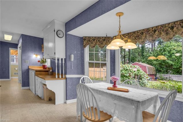 3208 Meadowbrook LN, Chesapeake, VA 23321