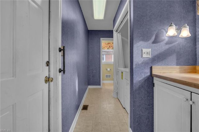 3208 Meadowbrook LN, Chesapeake, VA 23321