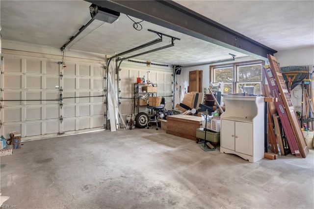 3208 Meadowbrook LN, Chesapeake, VA 23321