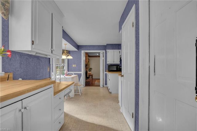 3208 Meadowbrook LN, Chesapeake, VA 23321